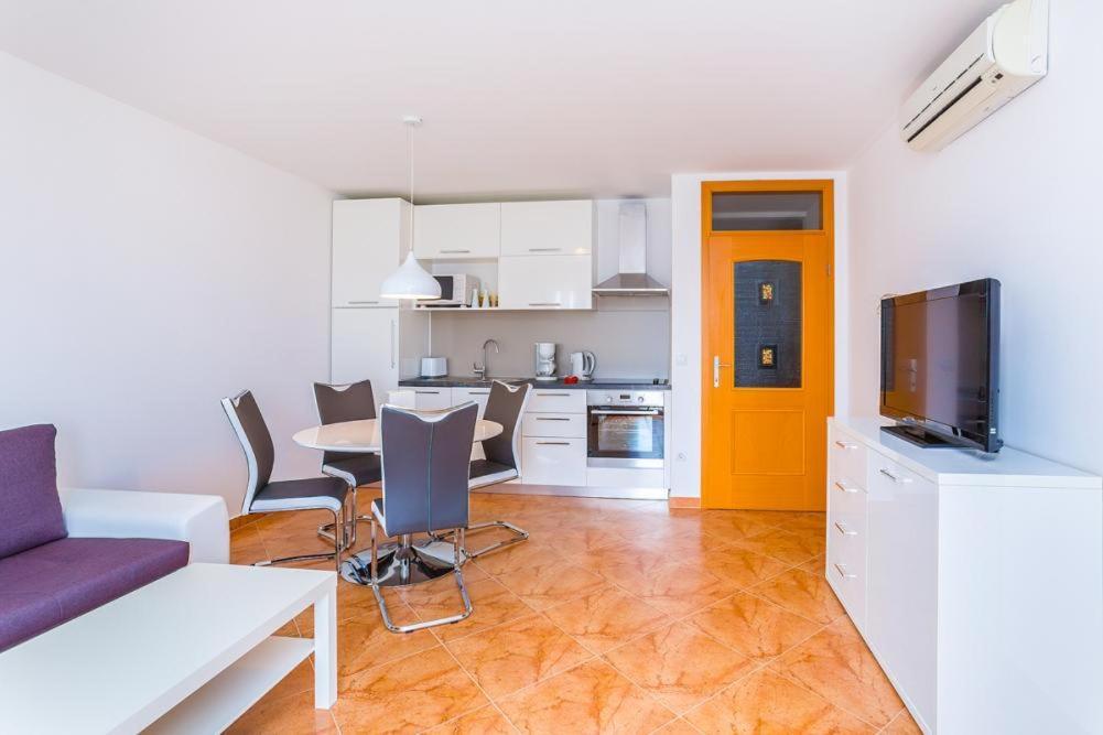 Bella Vita Apartment Liznjan Exterior photo